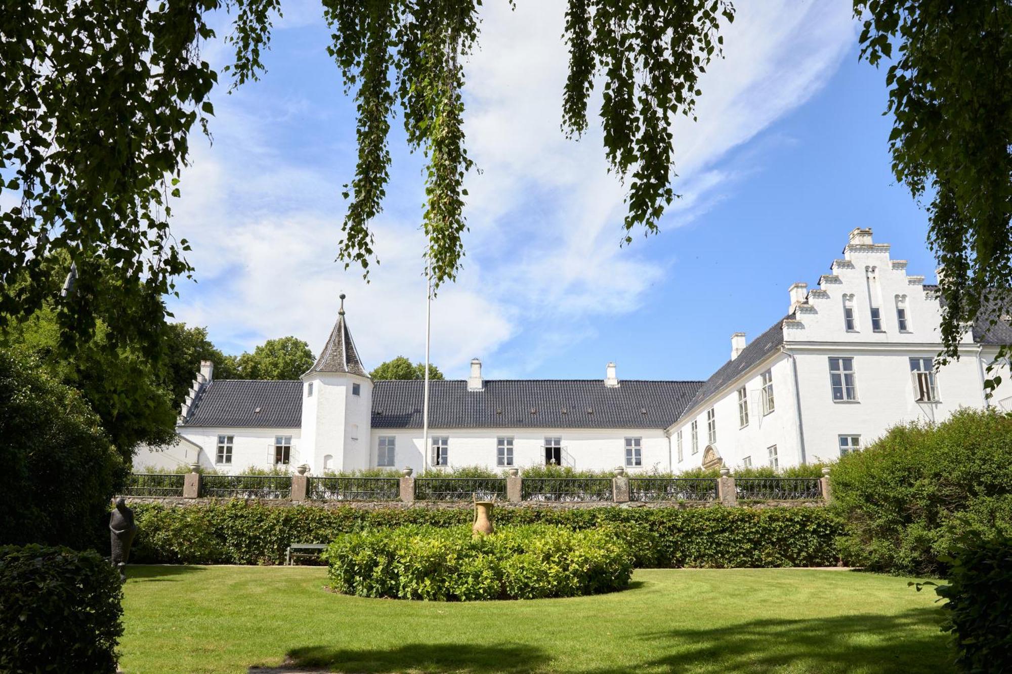 Dallund Slot Sonderso Exterior photo